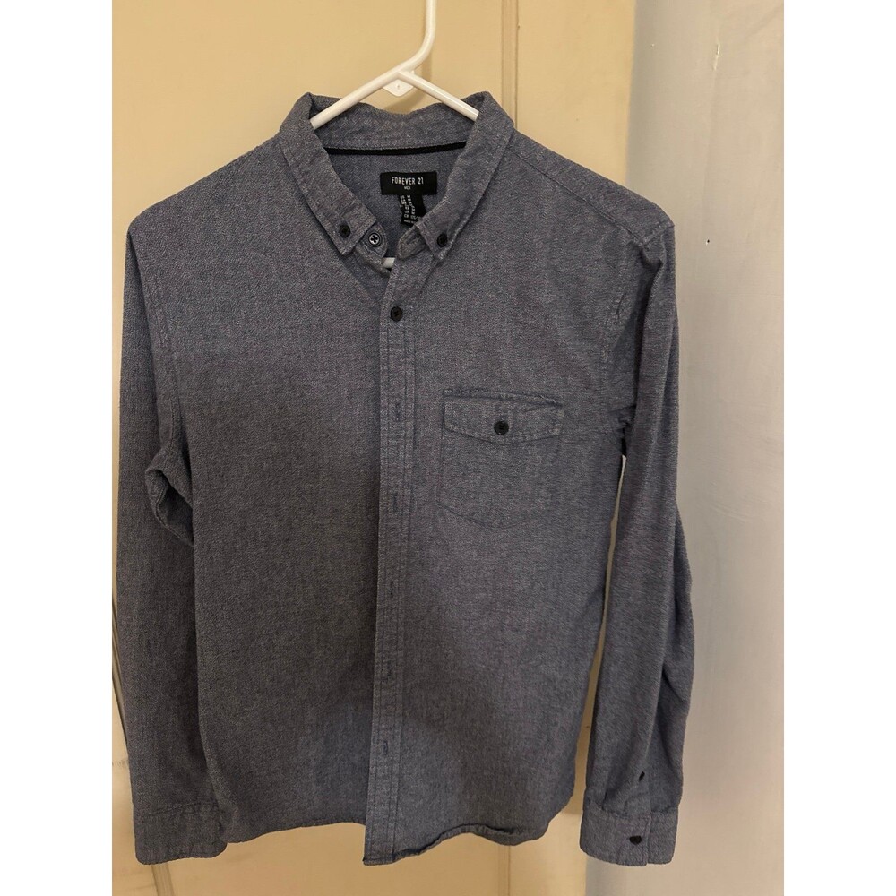 Brand new Forever 21 button up shirt 100% cotton size Medium